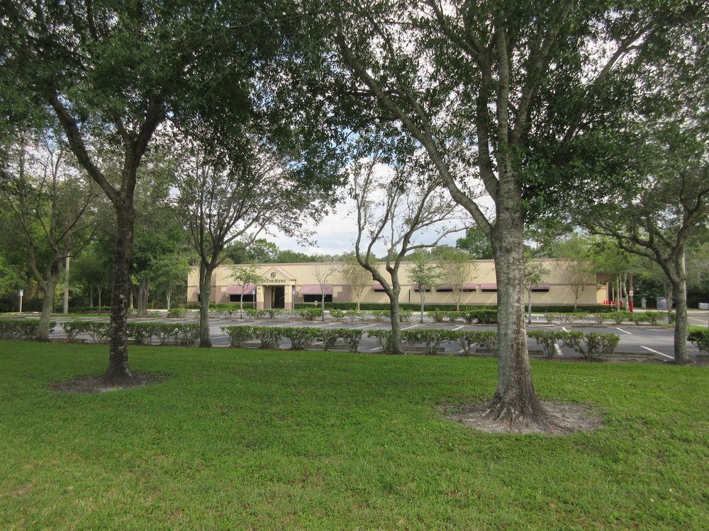In the News Inc. Industrial Manuf. Flex Building: 8517 Sunstate St, Tampa, FL 33634